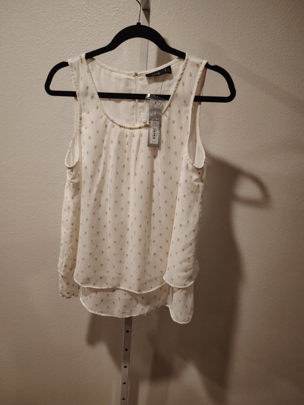 Apt. 9 Women's Tank Top Size Medium NWT Semi Sheer White Metallic Spots Layered - Picture 5 of 11